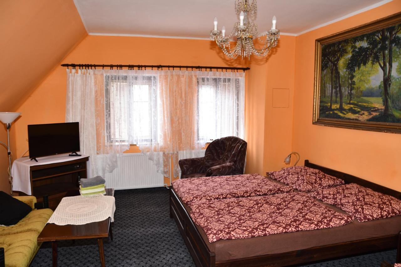 Penzion Dřevěnka Osecna Exterior foto